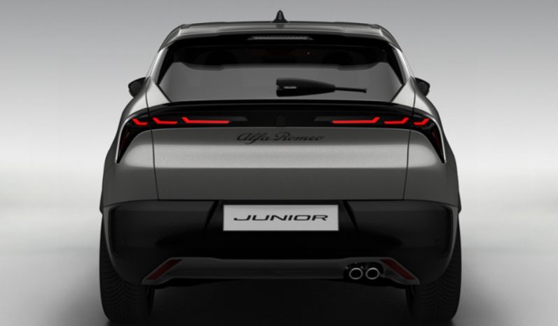 
								ALFA ROMEO Junior Ibrida lleno									
