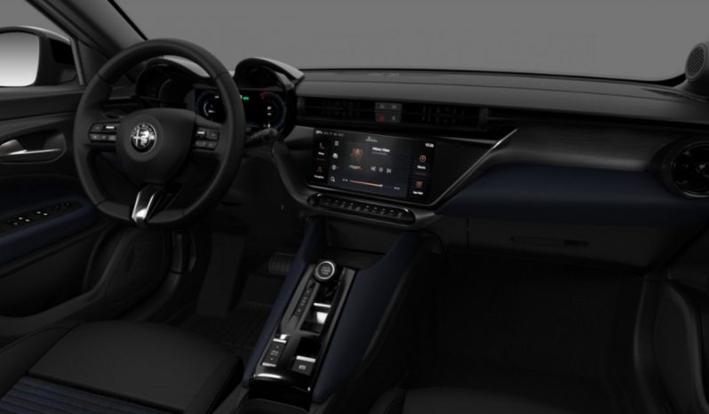 
								ALFA ROMEO Junior Ibrida lleno									